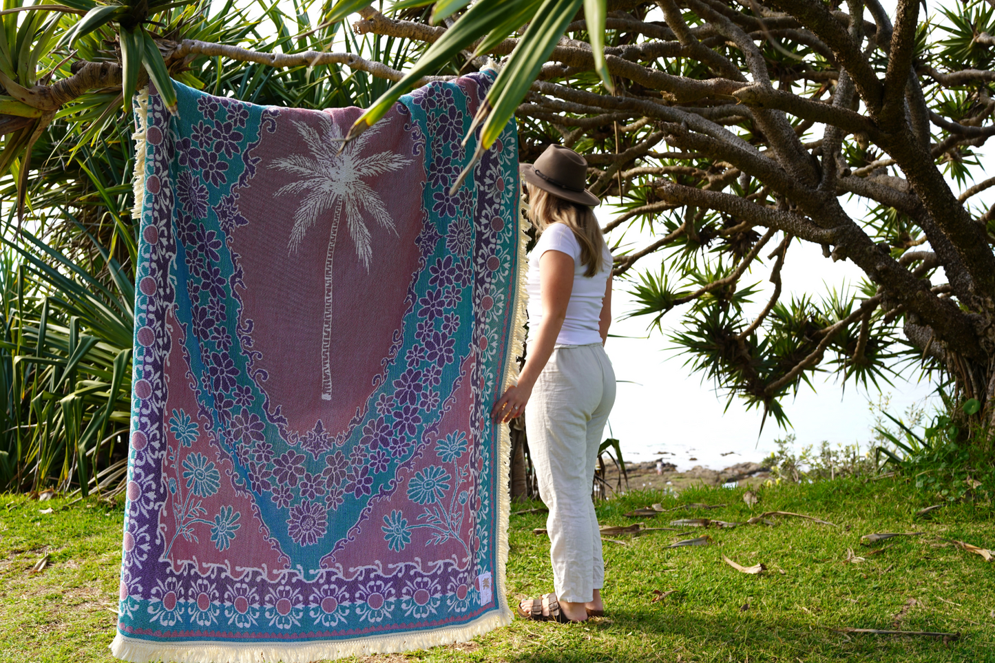 Island Oasis Throw